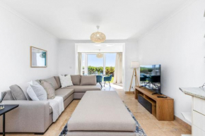 Leisure Bay 125 by Host Agents